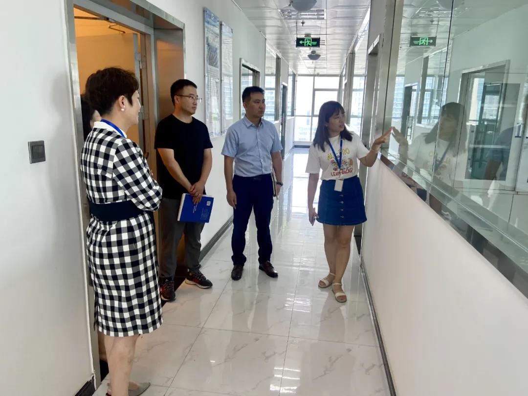 C:\Users\zhaobingbing\Desktop\微信推文\国测资讯丨成都市锦江区新经济和科技局副局长张其川一行莅临公司调研指导\2.jpg